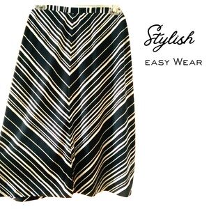 Black & White Chevron graphic Op-Art A-Line Skirt - fits size 12, 14, 16
